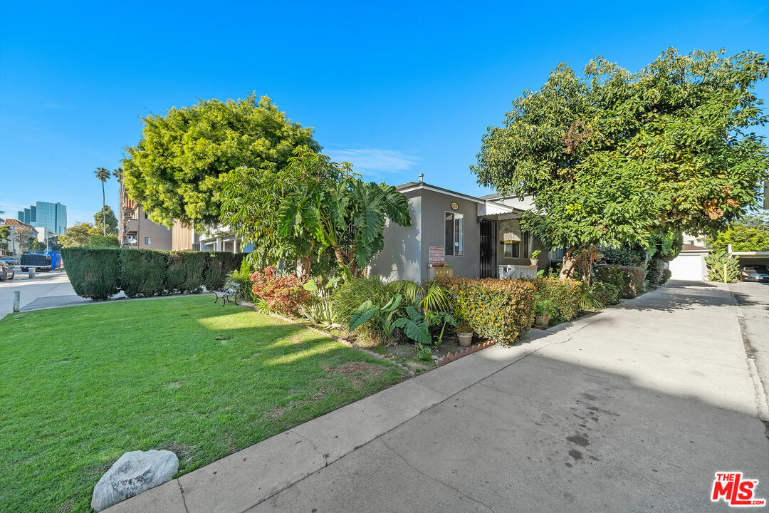 Property Photo:  2478   Purdue Ave  CA 90064 