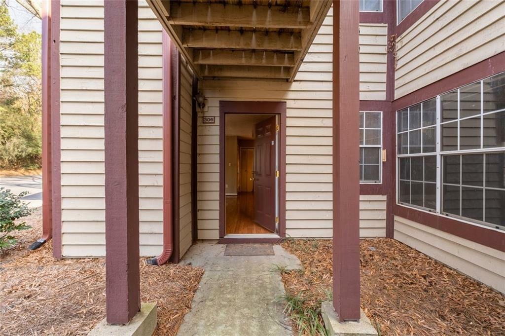 Property Photo:  306 Hawkstone Way  GA 30022 