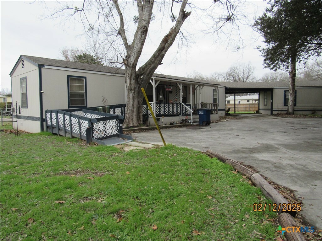 Property Photo:  1650 Terminal Loop Road  TX 78123 