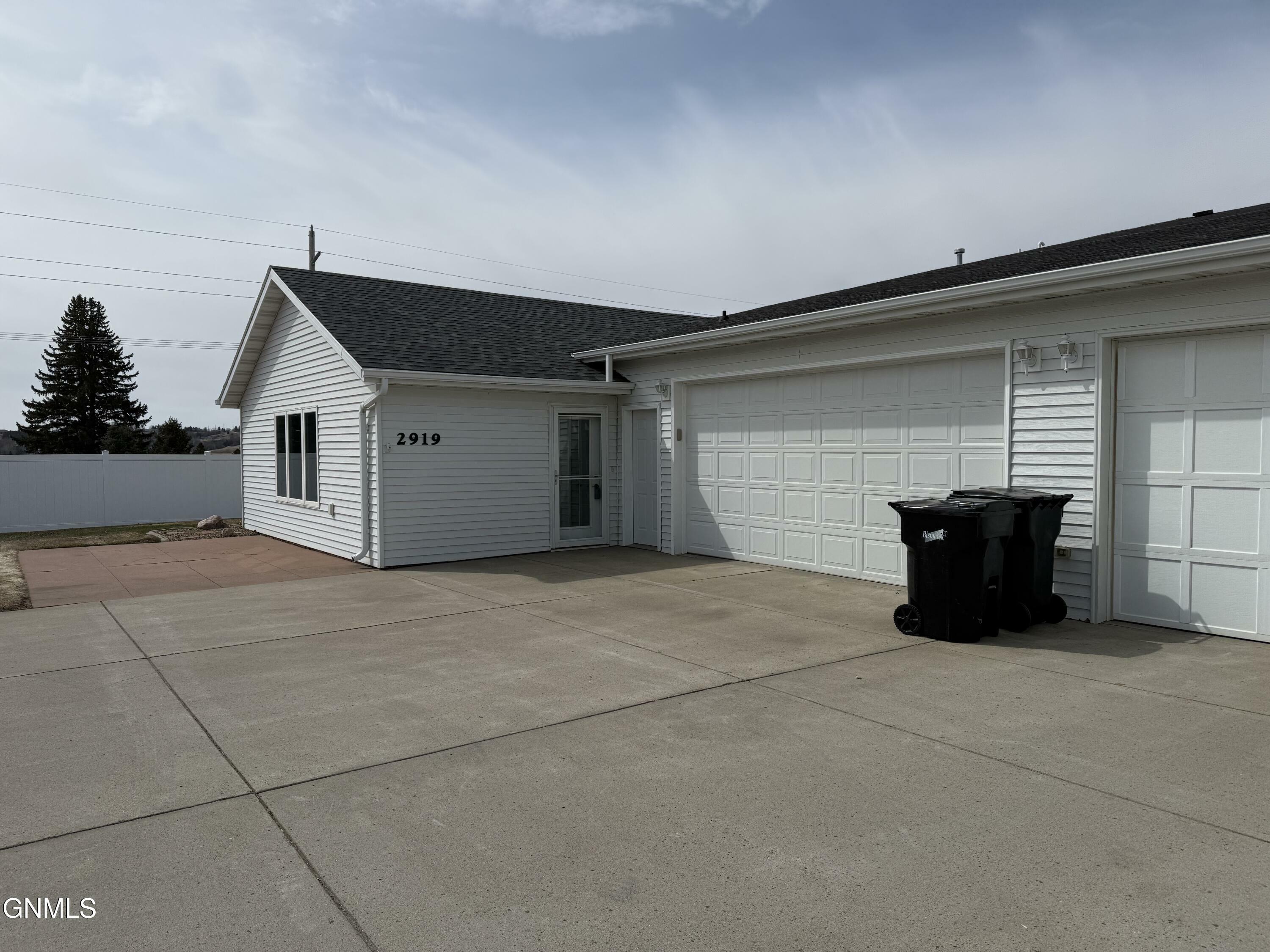 Property Photo: 2919 Colorado Drive E ND 58503