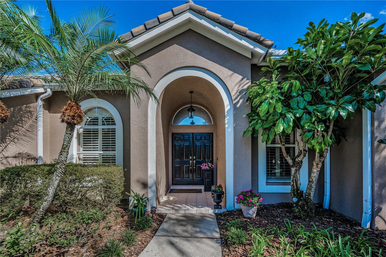 Property Photo:  9101 Highland Ridge Way  FL 33647 