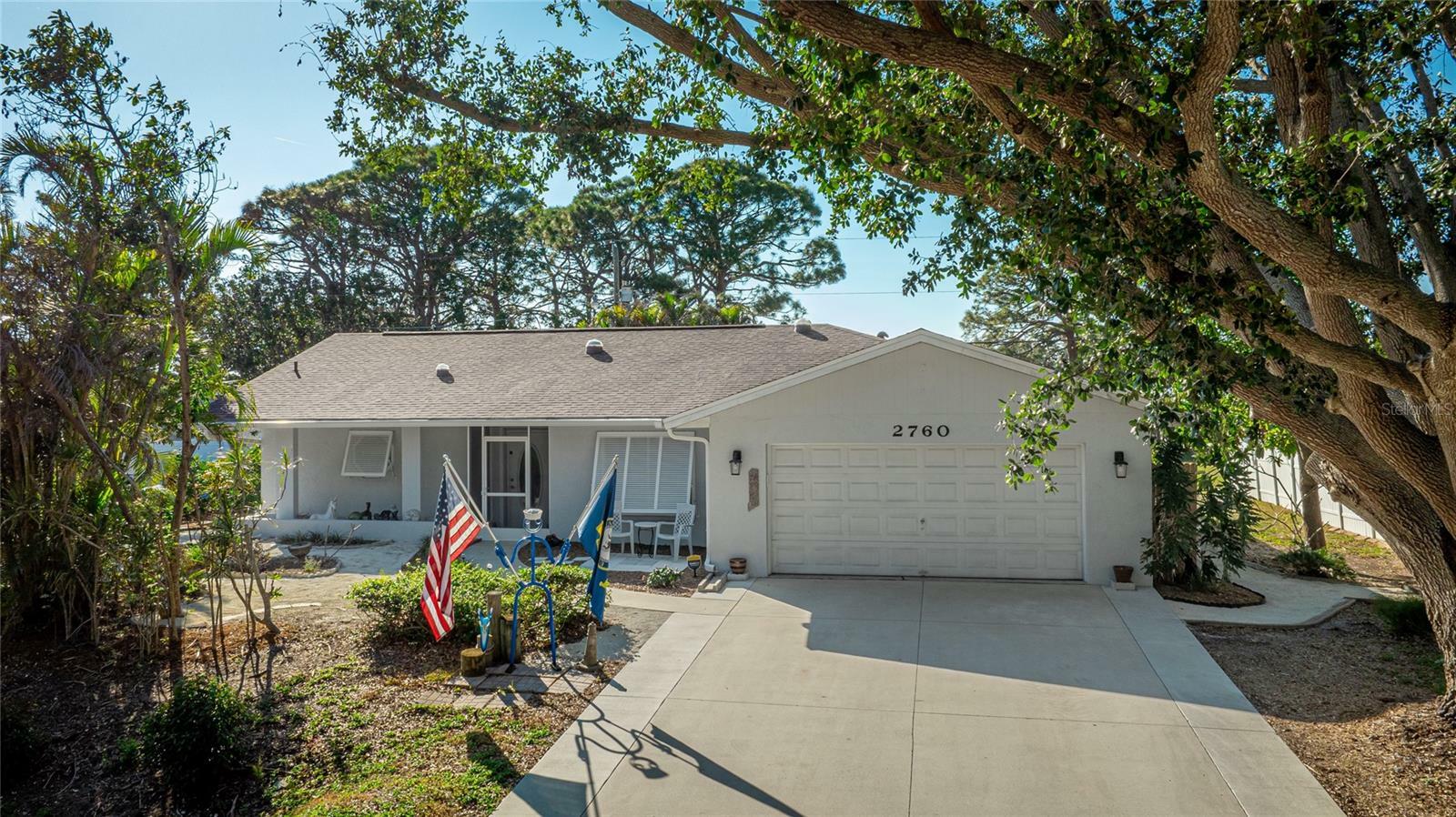 Property Photo:  2760 Siesta Drive  FL 34293 