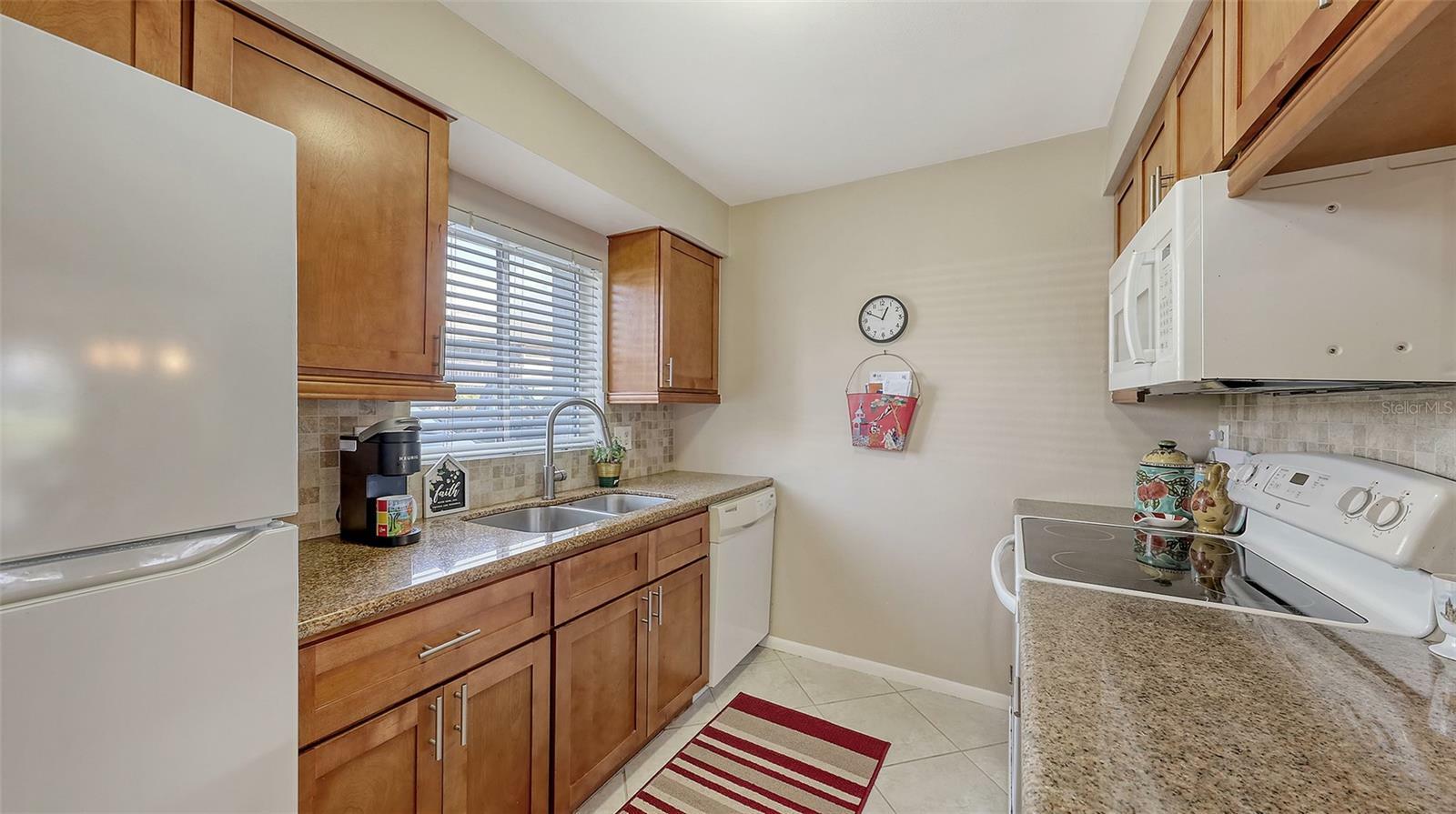 Property Photo:  2620 Hidden Lake Drive N B  FL 34237 