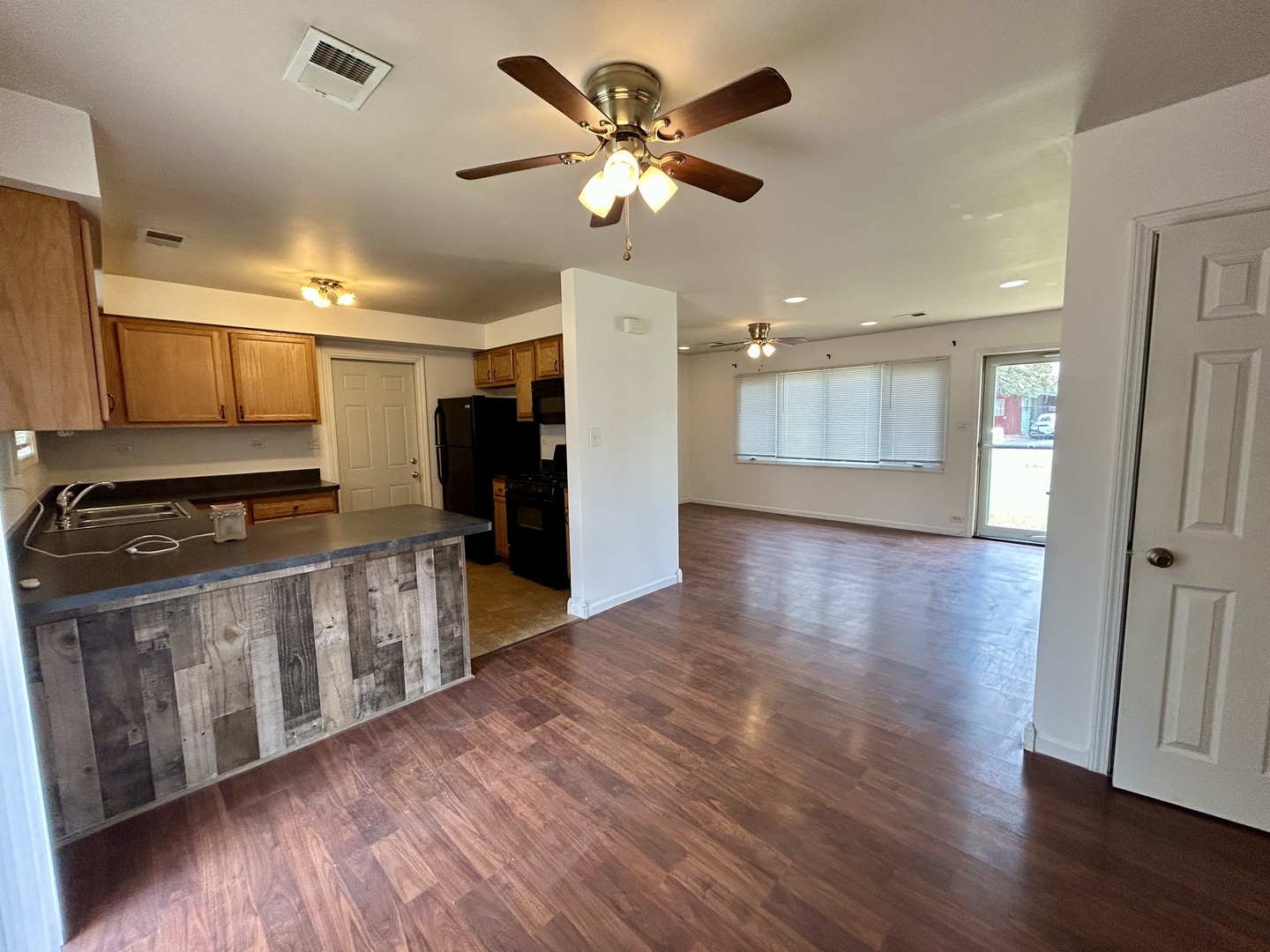 Property Photo: 16613 Wedgewood Avenue IL 60428