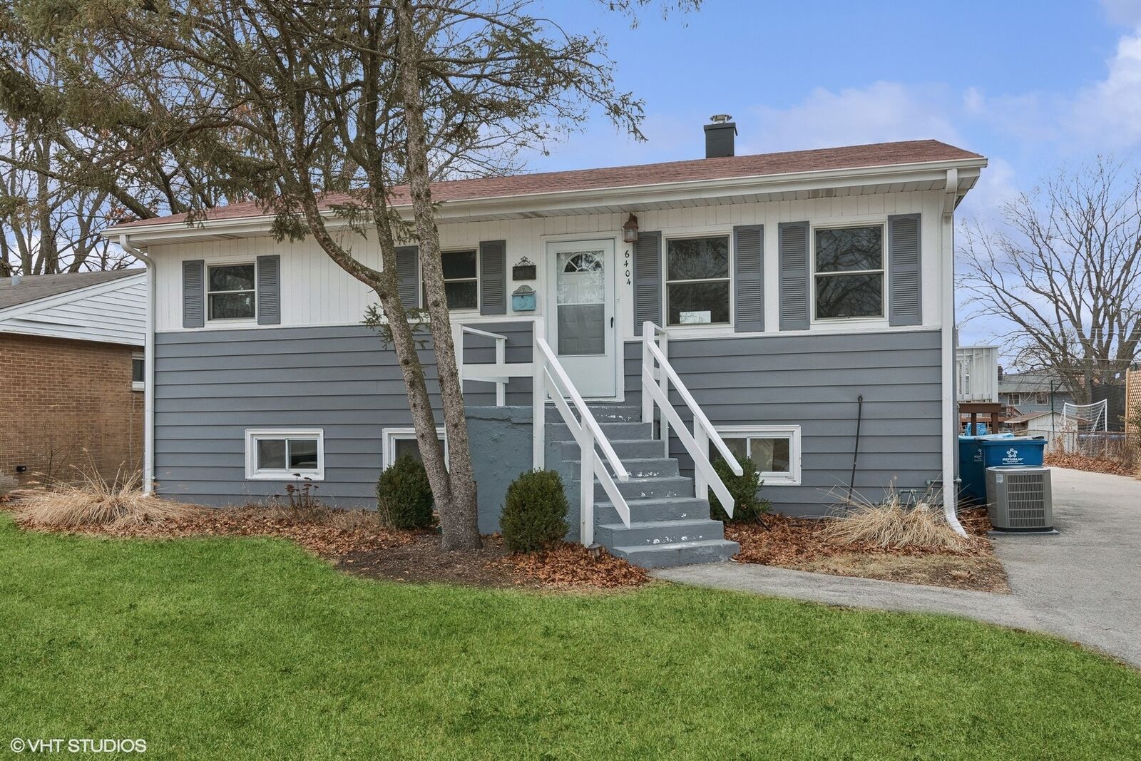 Property Photo:  6404 Powell Street  IL 60516 