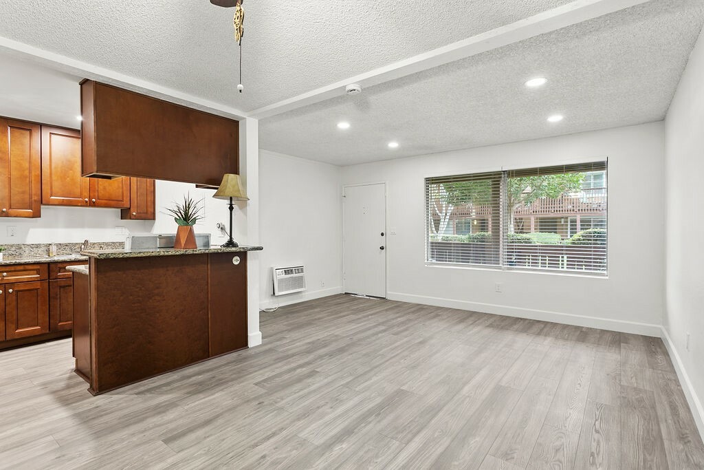 Property Photo:  1000 W Macarthur Boulevard 67  CA 92707 