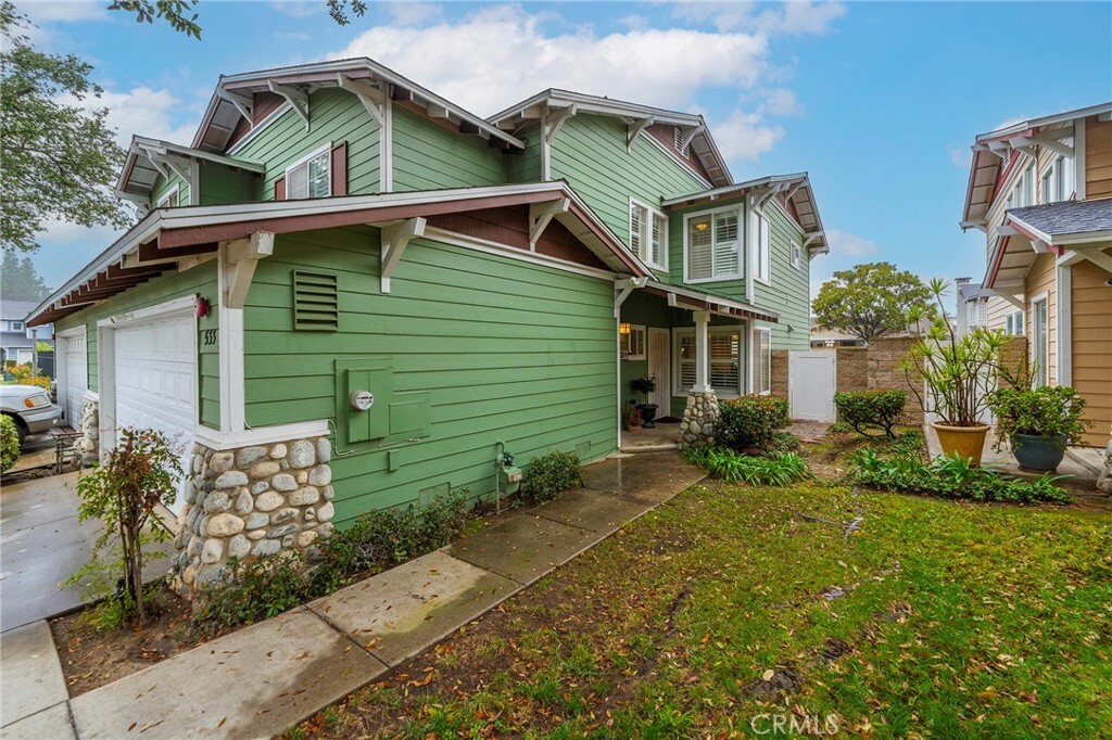 Property Photo:  533 E City Court  CA 92805 