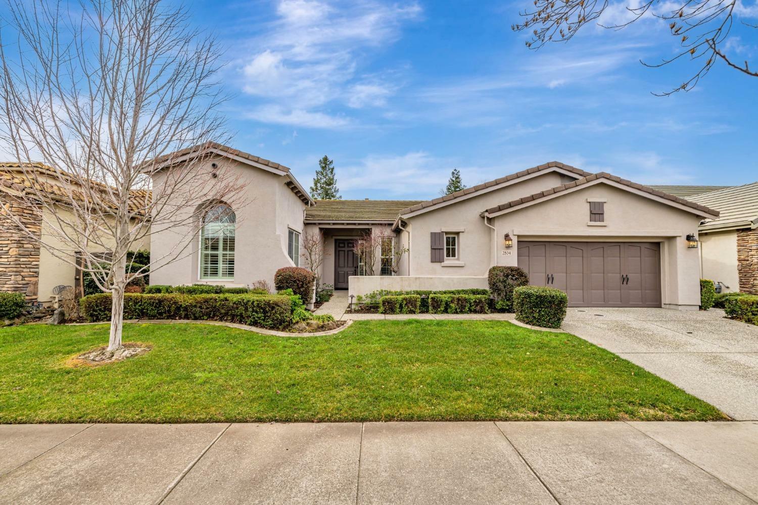 Property Photo:  2534 Heritage Park Lane  CA 95835 