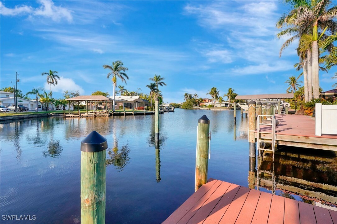 Property Photo: 14330 McGregor Boulevard FL 33919