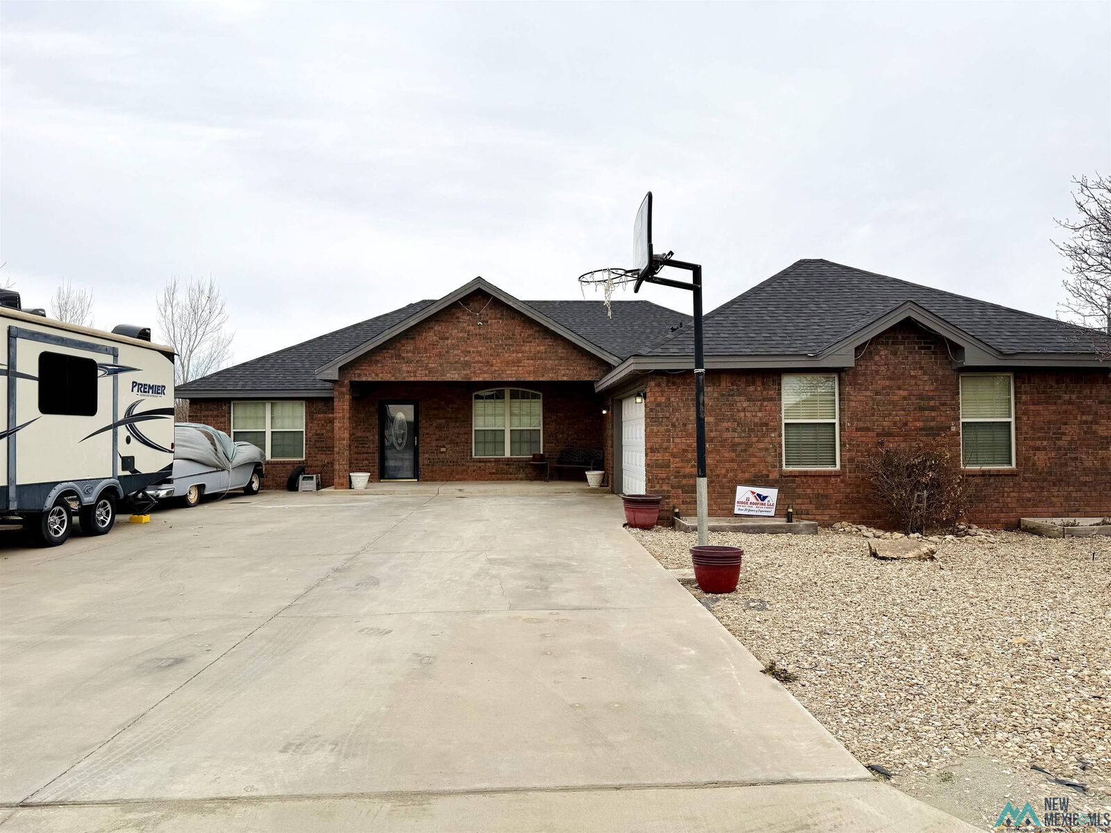 Property Photo:  1347 Oakwood Circle  NM 88130 