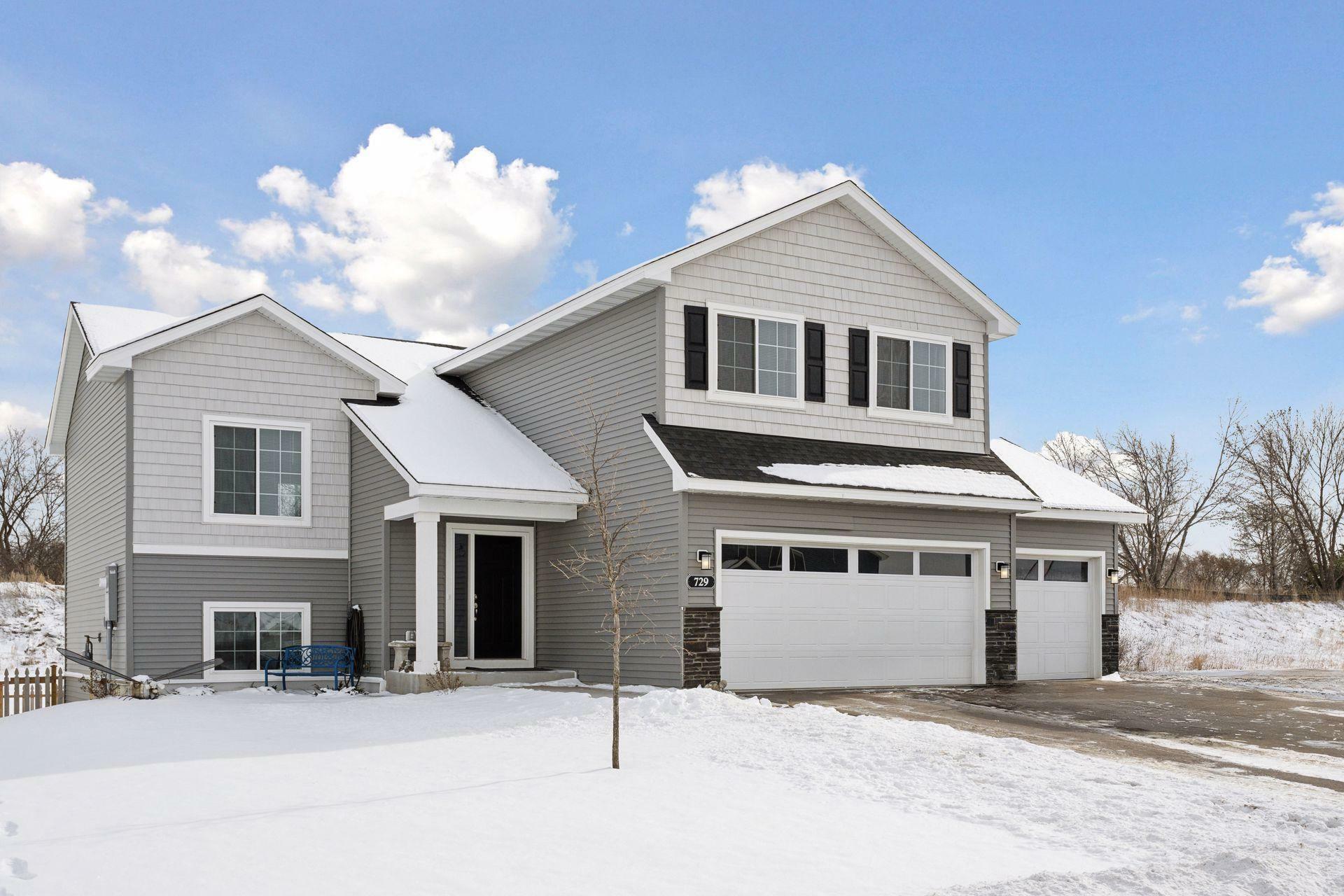 Property Photo:  729 Mallard Street NE  MN 55341 