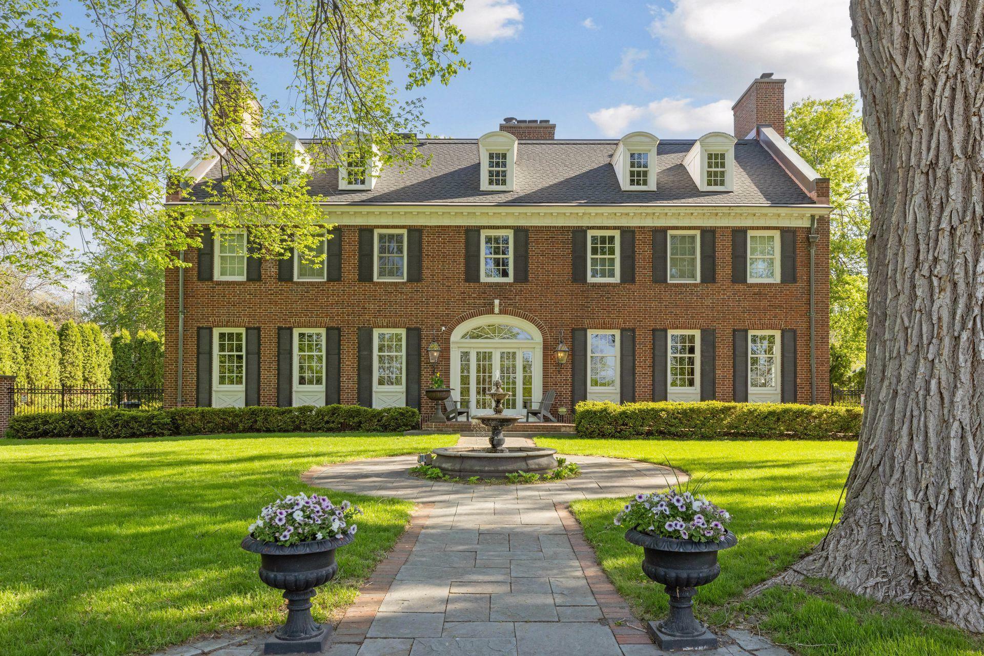 Property Photo: 470 Mississippi River Boulevard N MN 55104