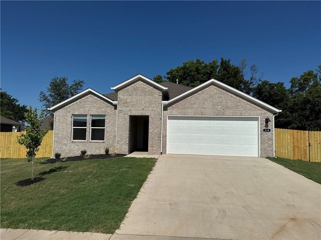 Property Photo:  519 Arizona Street  AR 72730 