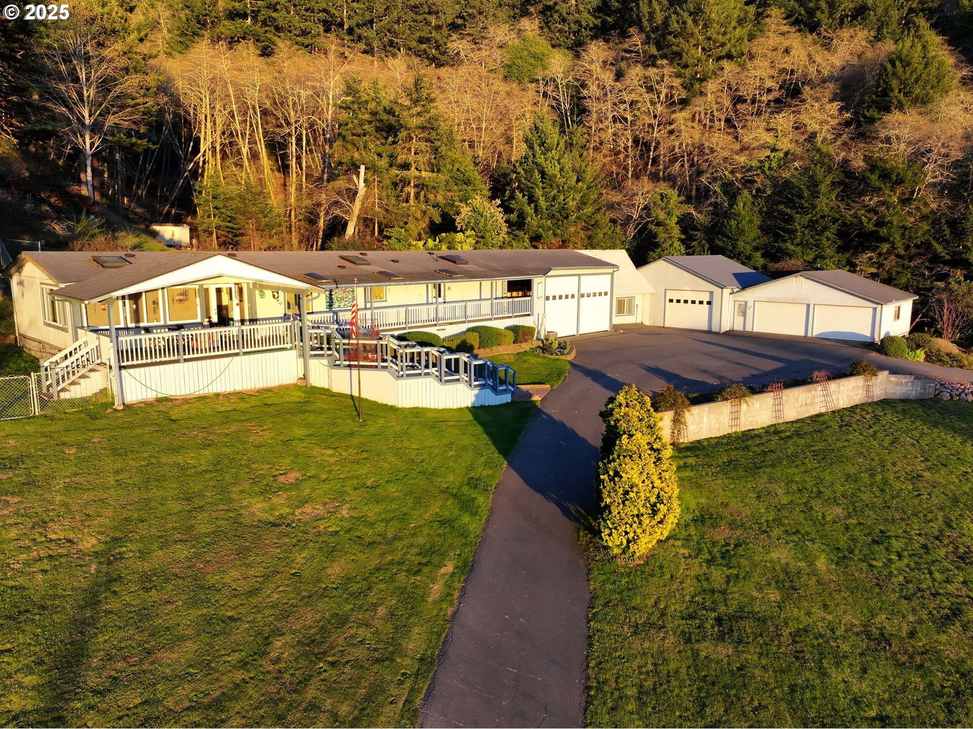 Property Photo: 15179 McVay Ln OR 97415
