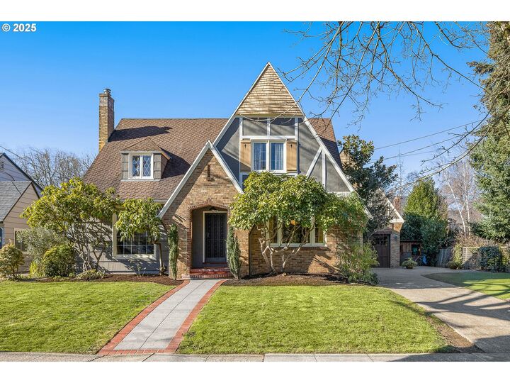 Property Photo: 6341 SE 34th Ave OR 97202