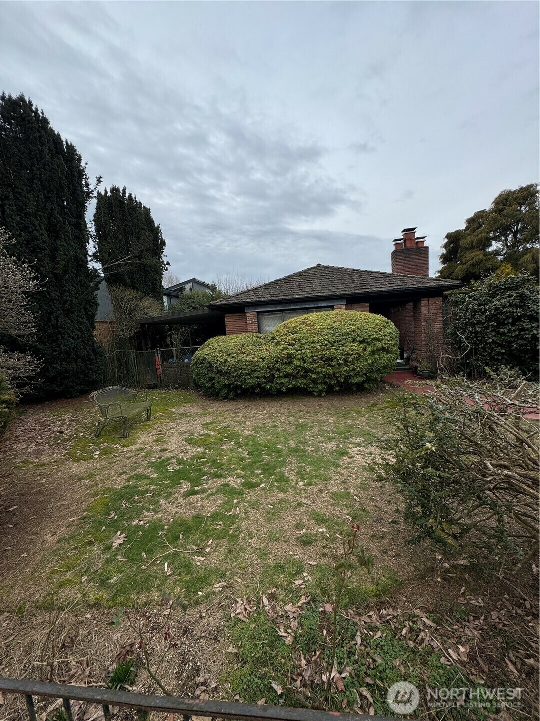 Property Photo: 3057 42nd Avenue W WA 98199