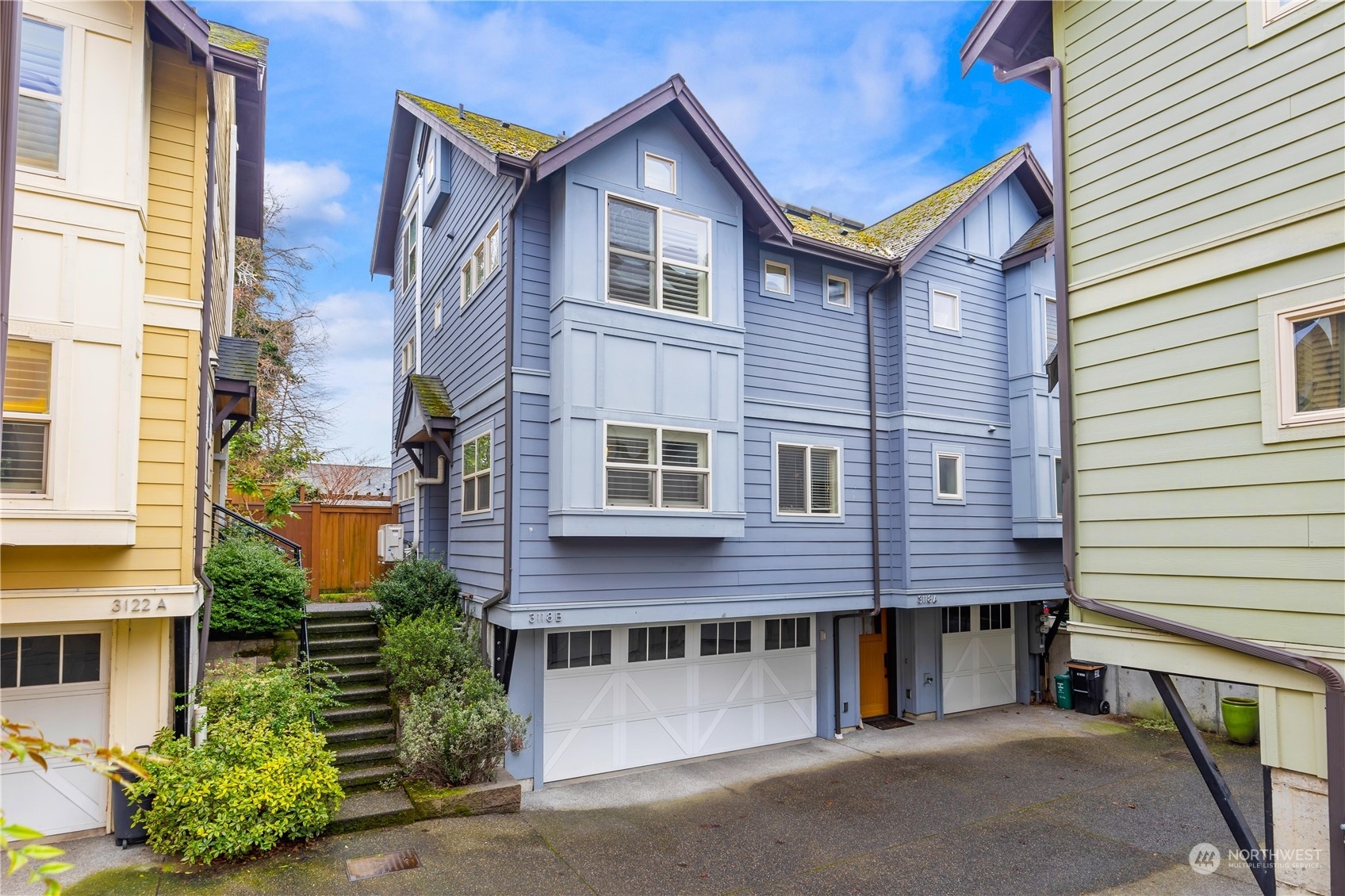 Property Photo:  3118  Franklin Avenue E B  WA 98102 