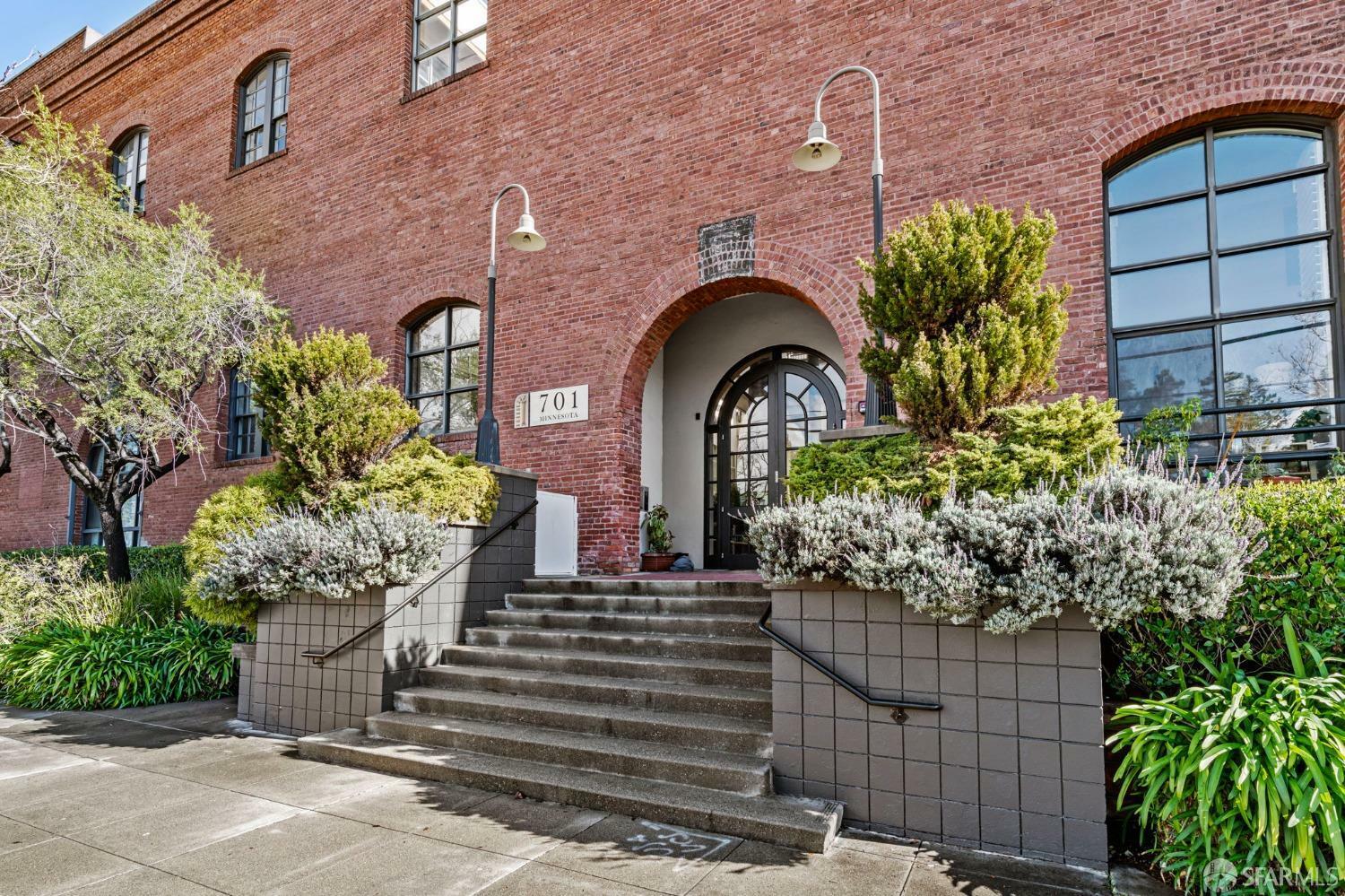 Property Photo:  701 Minnesota Street 203  CA 94107 