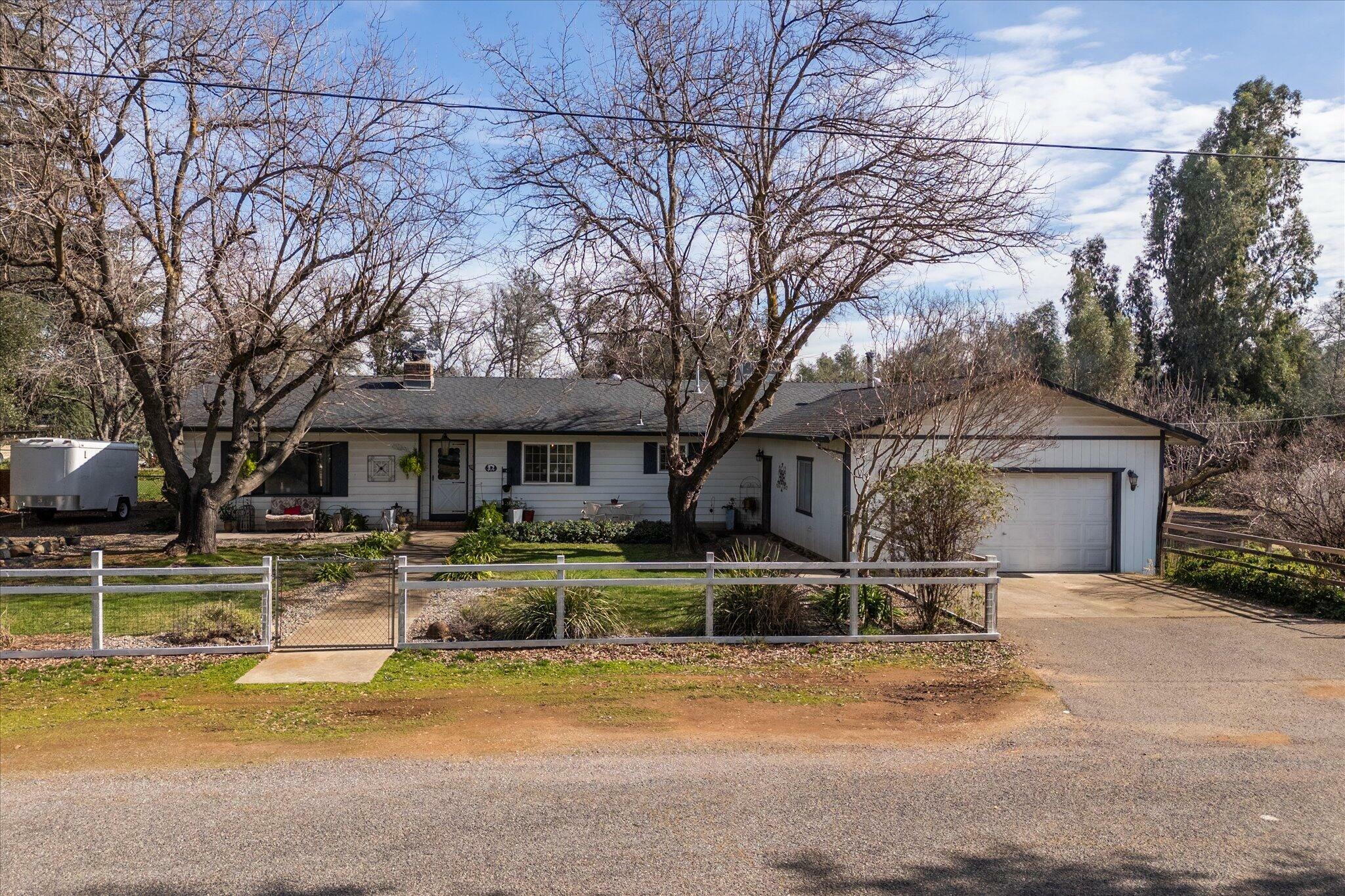 Property Photo: 18892 Jewell Road CA 96022
