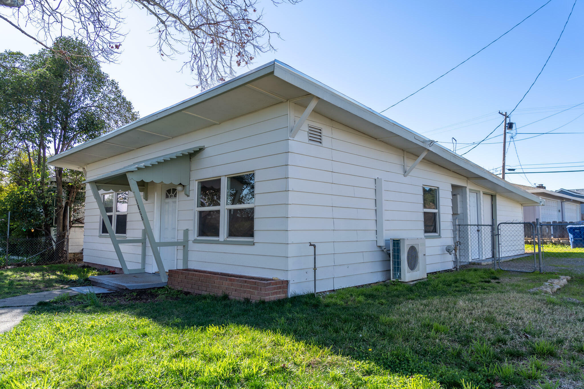 Property Photo:  1800 Pleasant Street  CA 96001 