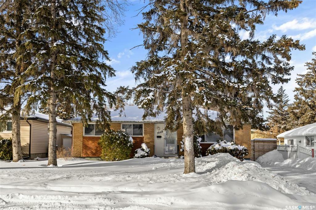 Property Photo:  1048 East Centre  SK S7J 3A3 