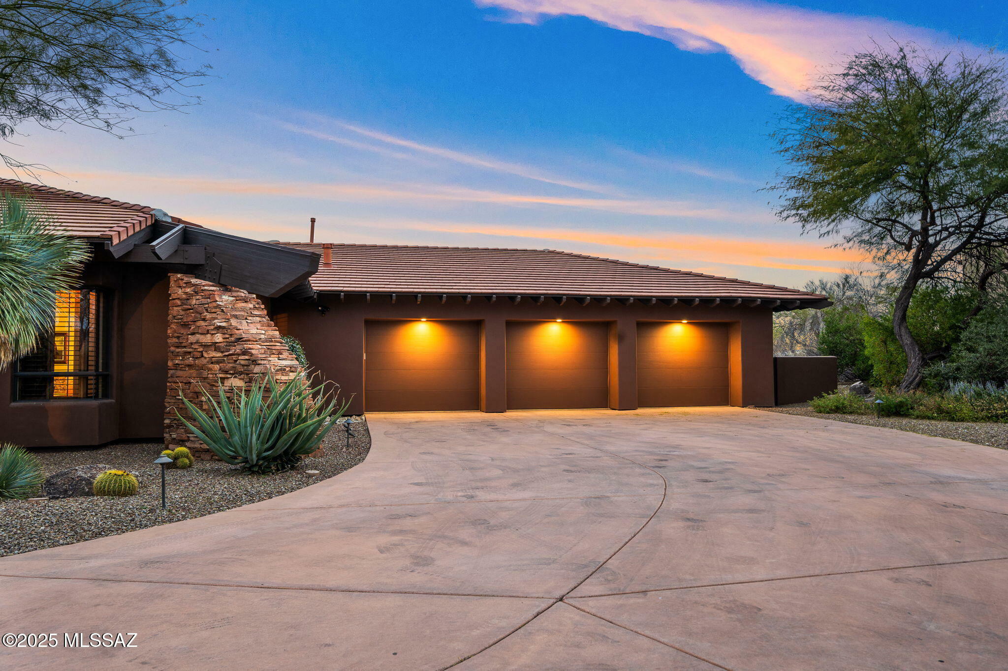 Property Photo:  1092 W Vistoso Highlands Drive  AZ 85755 