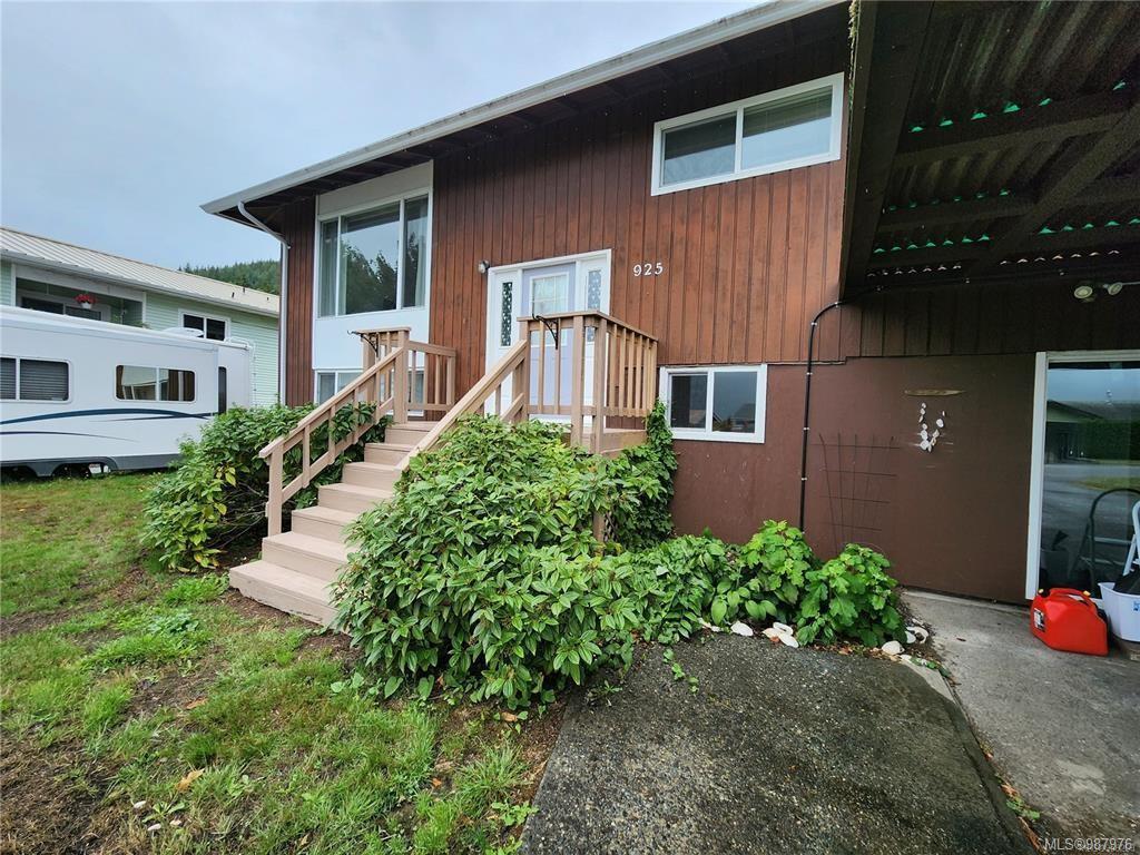 Property Photo: 925 Haida Ave BC V0N 2N0