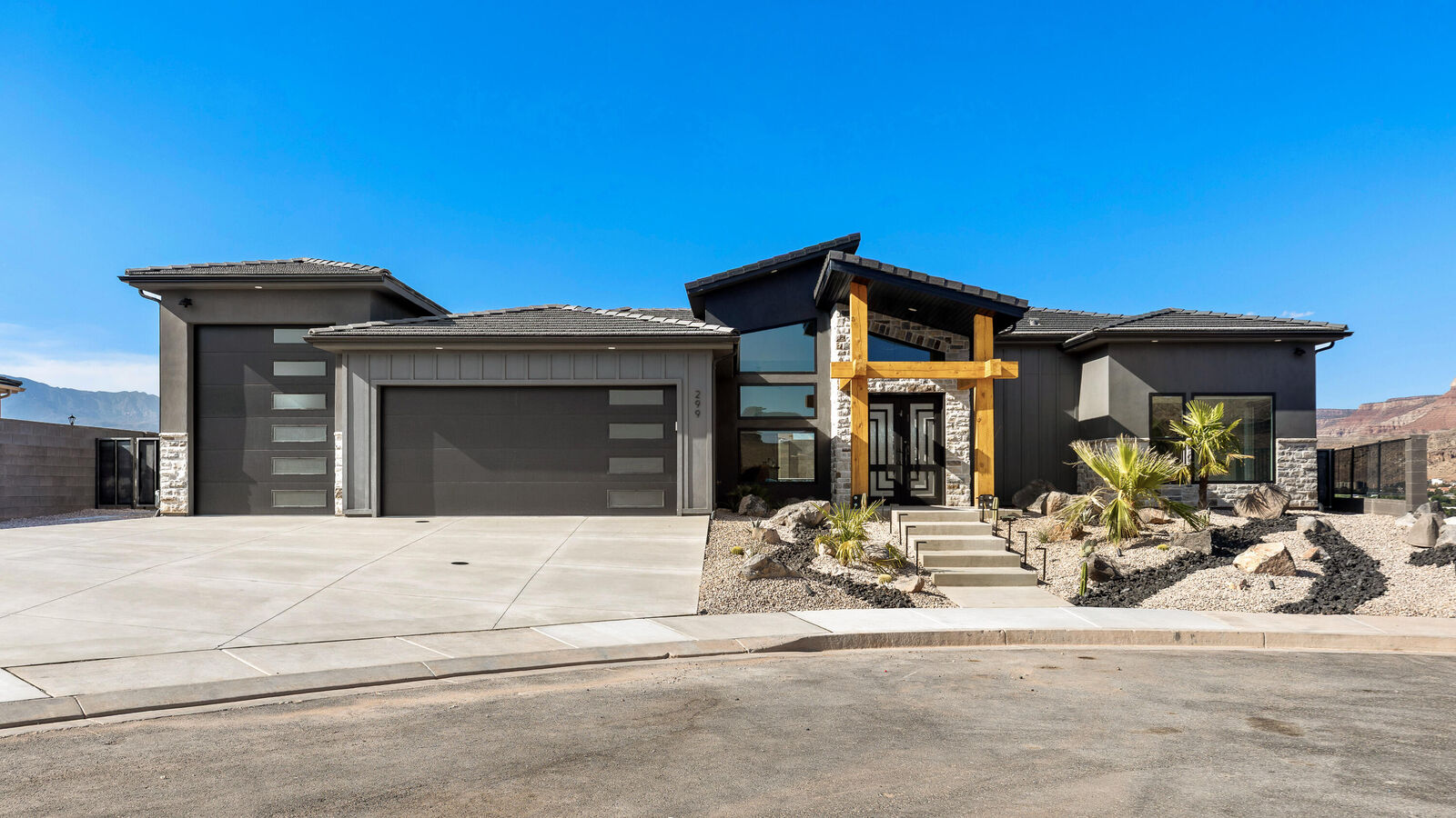 Property Photo:  299 E 1100 N  UT 84737 