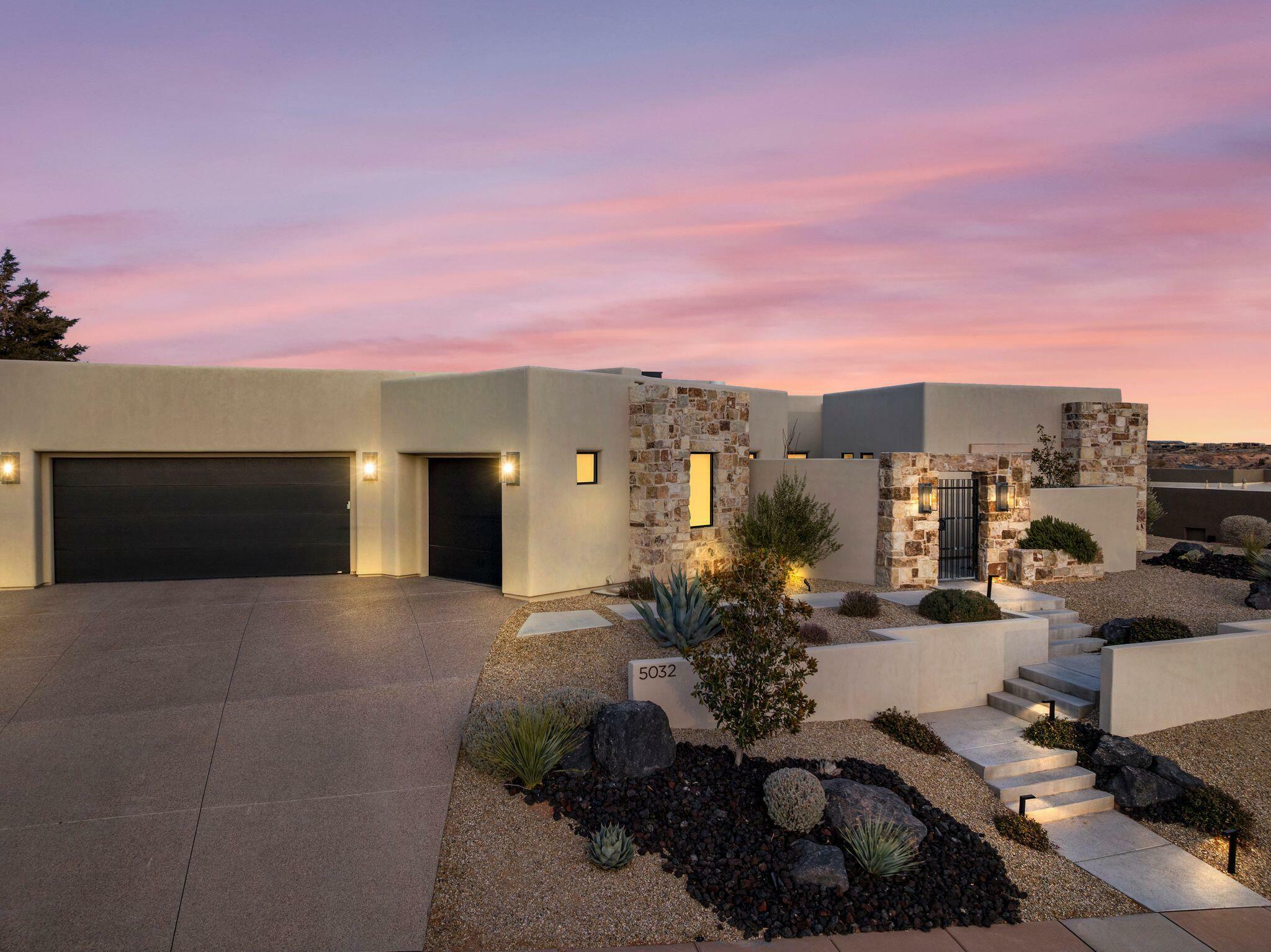 Property Photo: 5032 Silver Cloud Dr UT 84770
