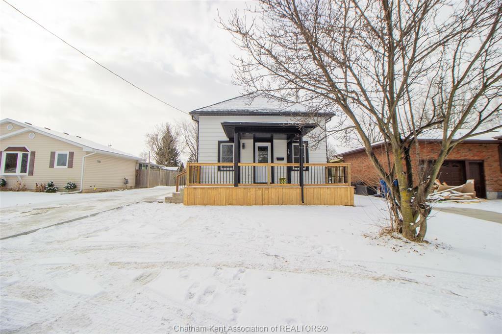 Property Photo:  507 Trerice Street West  ON N0P 1M0 