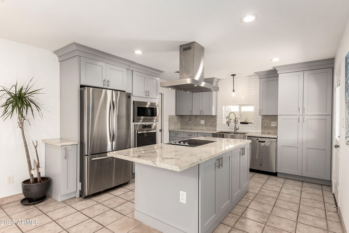 Property Photo: 7923 E Palm Lane AZ 85257