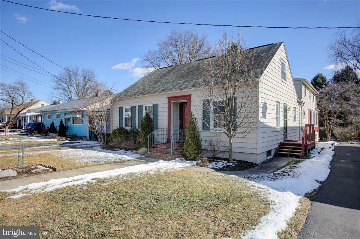 Property Photo:  1558 Scotland Avenue  PA 17201 