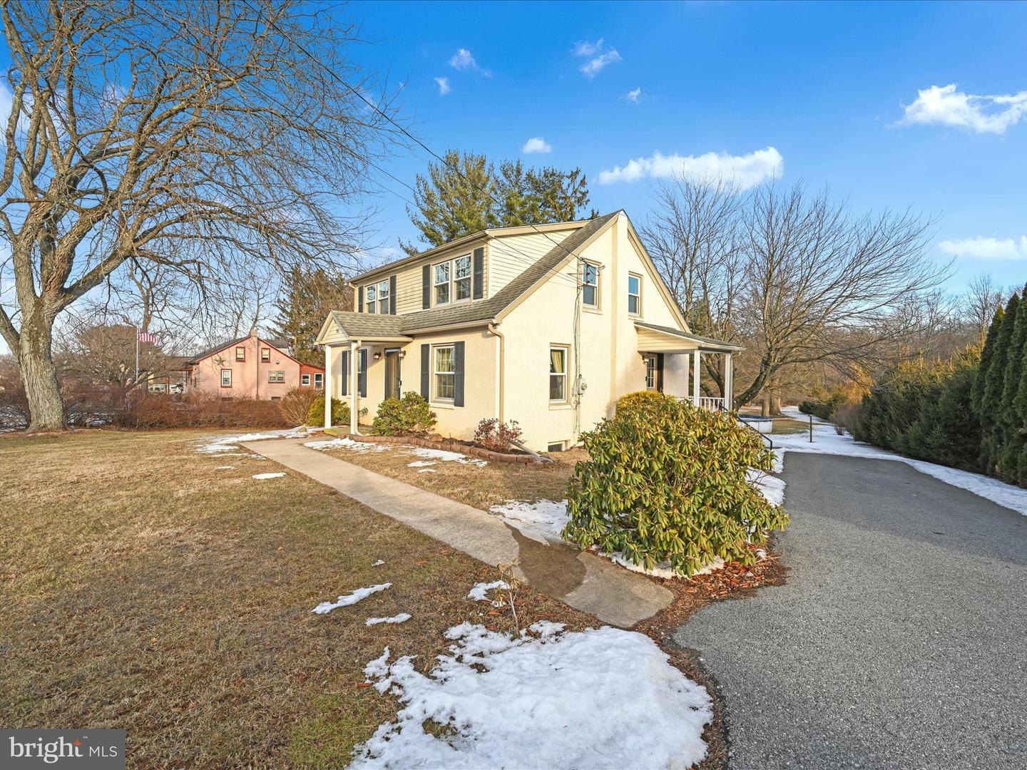 Property Photo:  55 Henry Road  PA 19522 