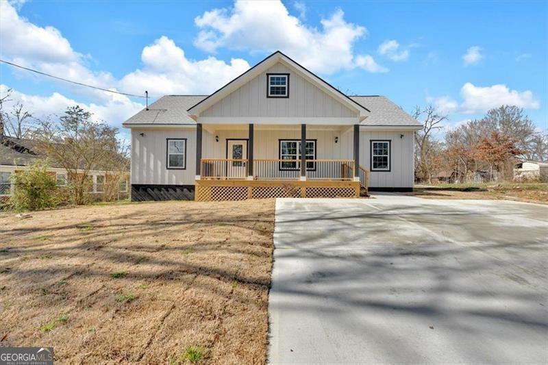 Property Photo:  210 S Elm Street SW  GA 30165 
