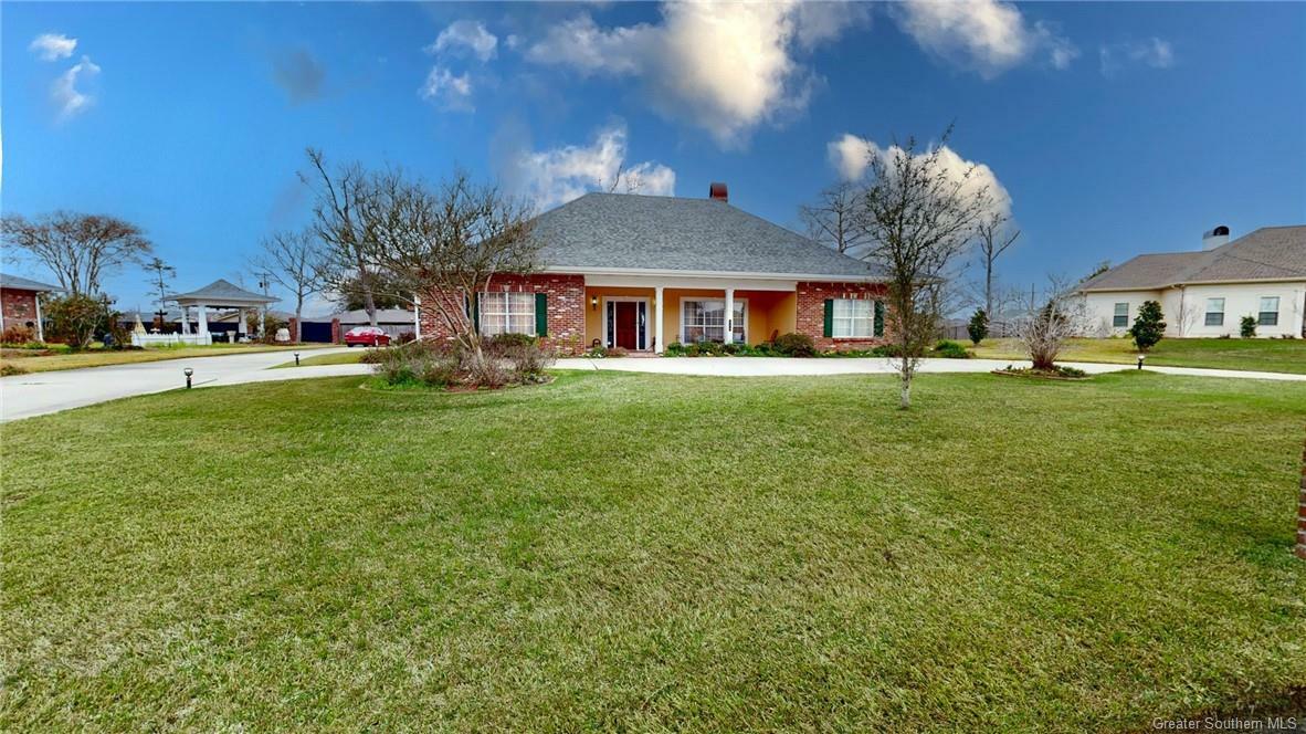 Property Photo: 904 Belle Arbes Drive LA 70605