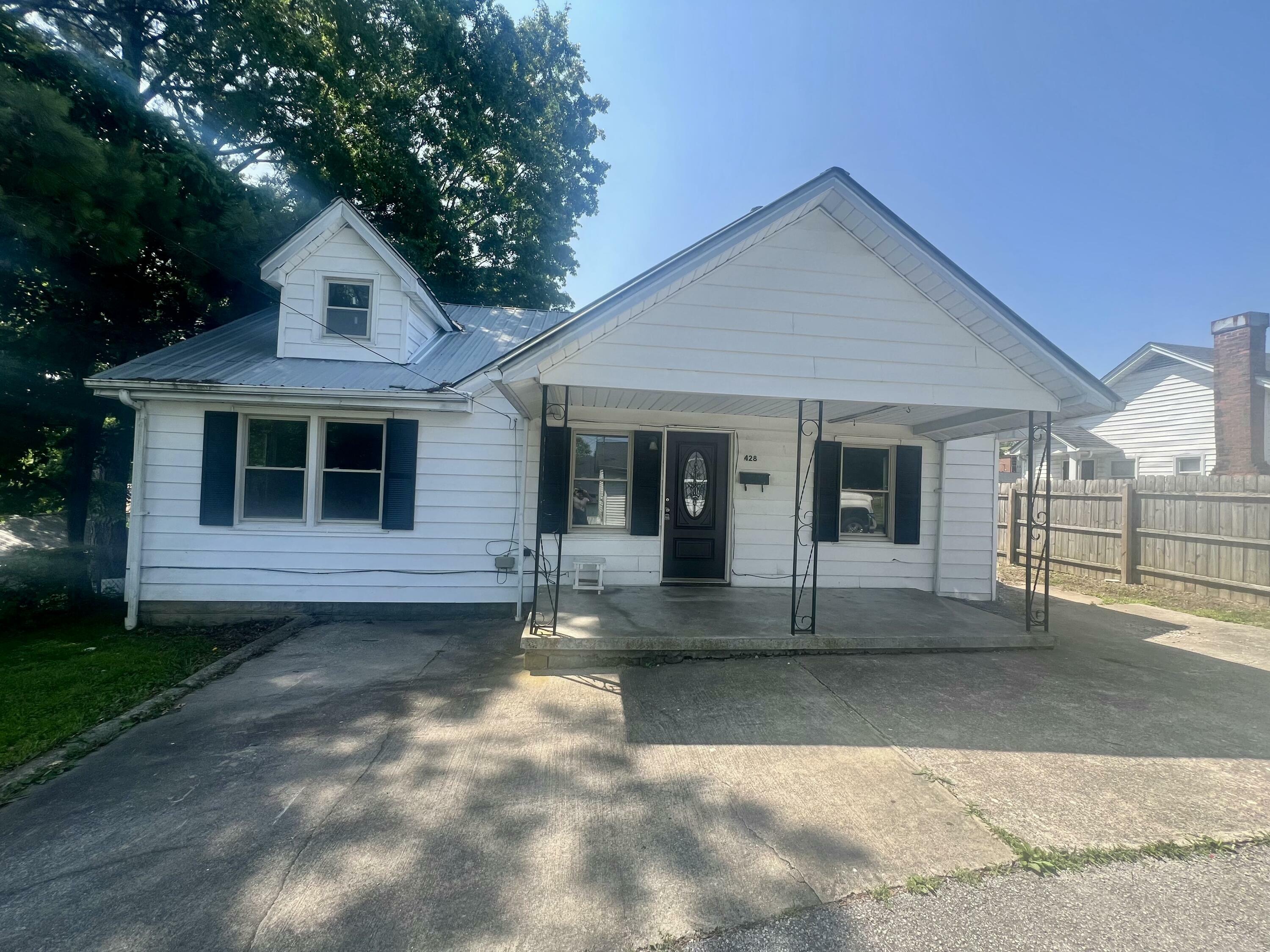 Property Photo: 428 East Second Street KY 40741