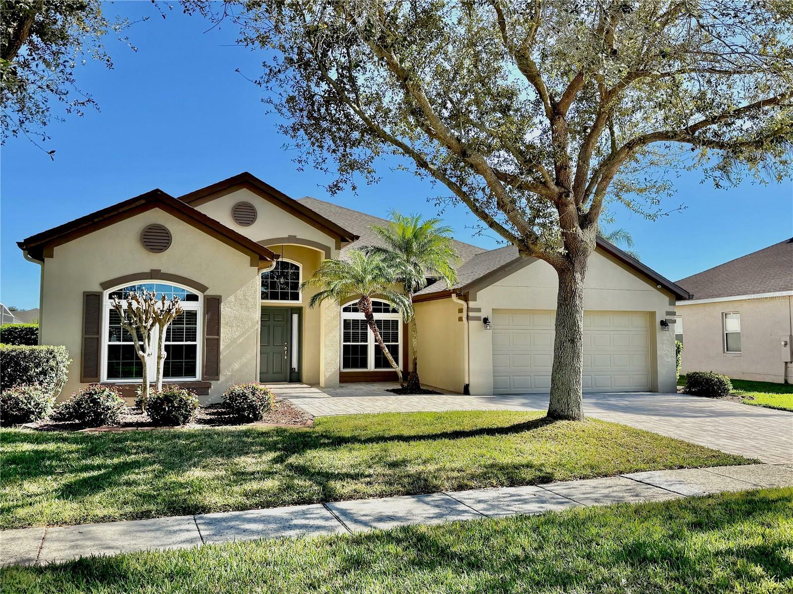 Property Photo:  472 Huntington Pines Drive  FL 34761 