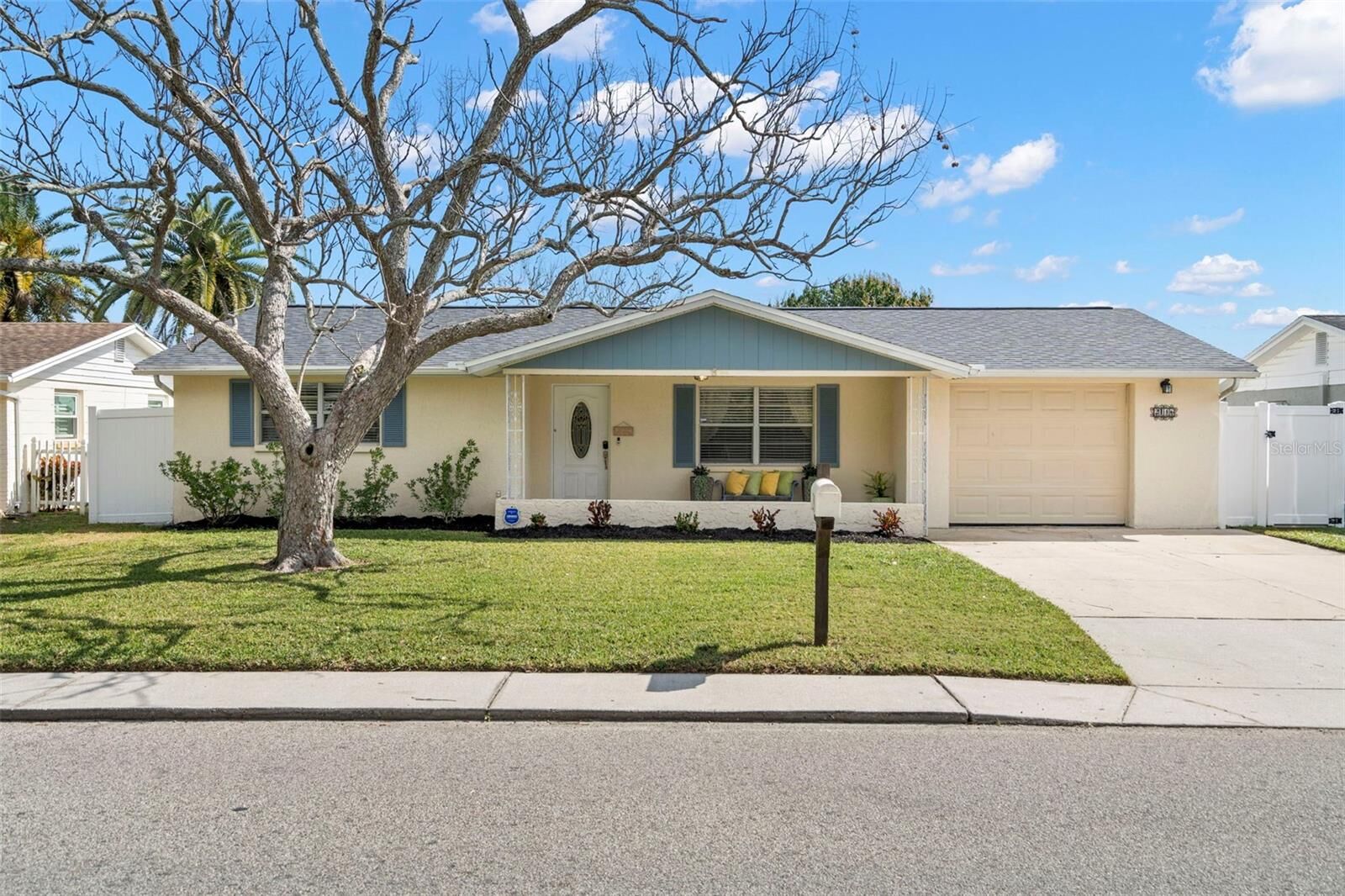 Property Photo: 2146 Society Drive FL 34691