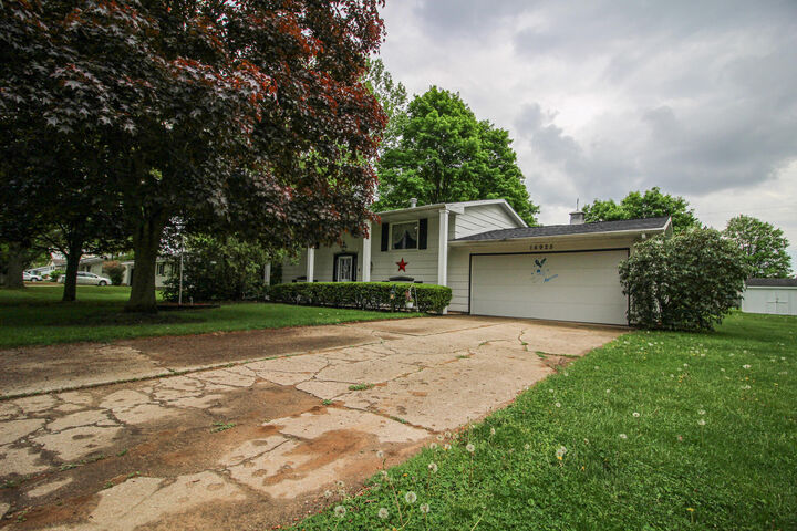 16925 Lovers Lane  Three Rivers MI 49093 photo
