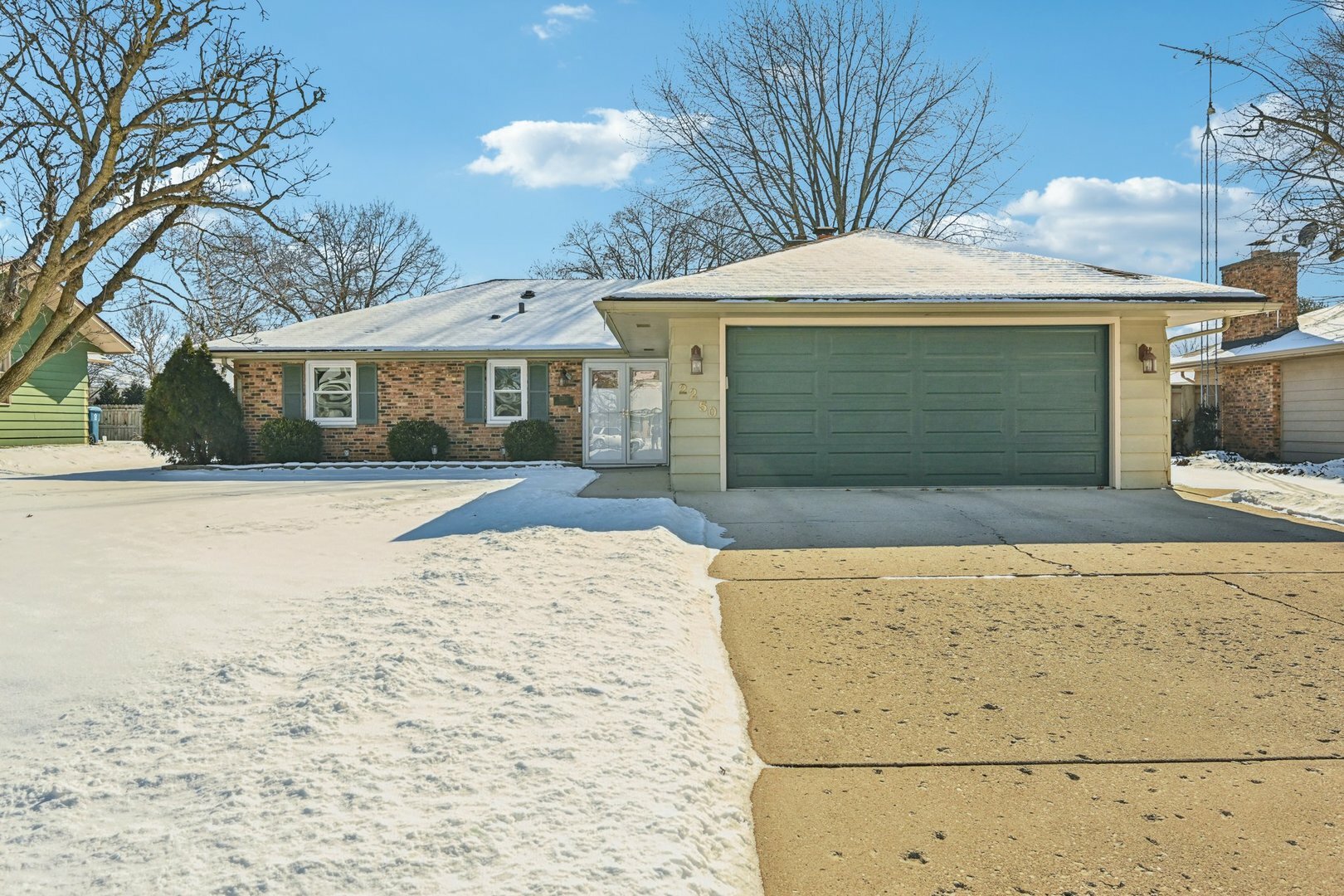 Property Photo:  2250 Mayflower Drive  IL 60506 