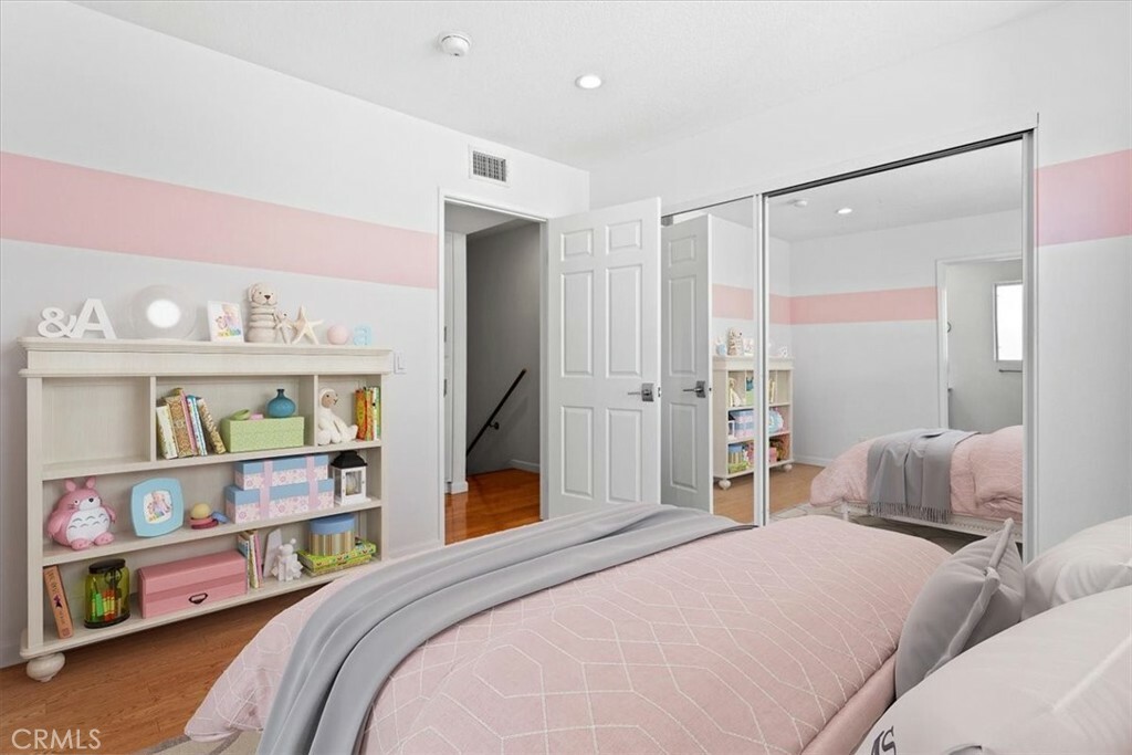 Property Photo: 5324 Kester Avenue 12 CA 91411