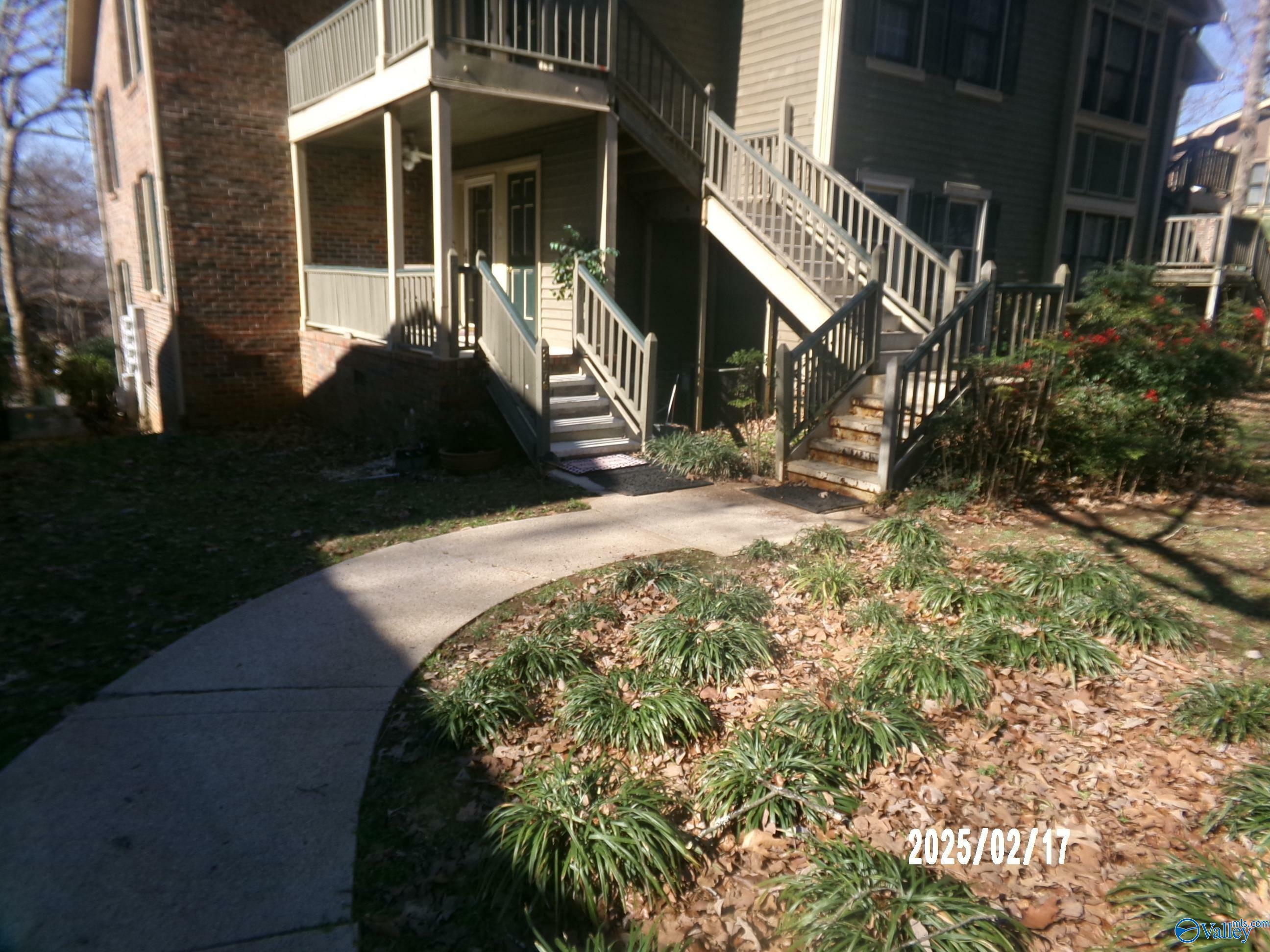 Property Photo: 2076 Woodlawn Drive 2076 AL 35802