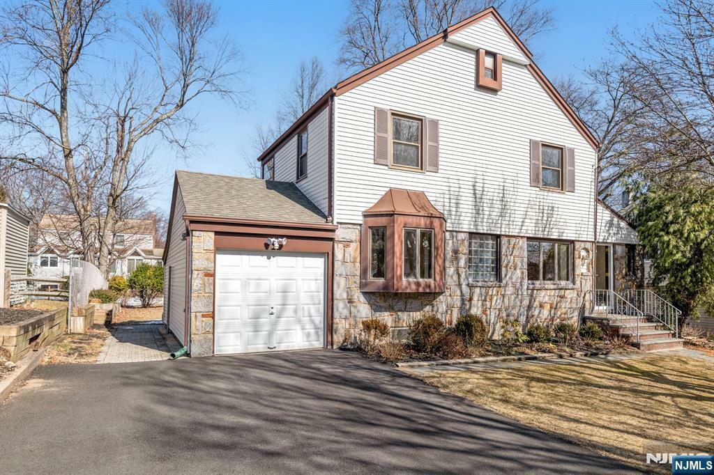 Property Photo:  224 Manning Avenue  NJ 07661 