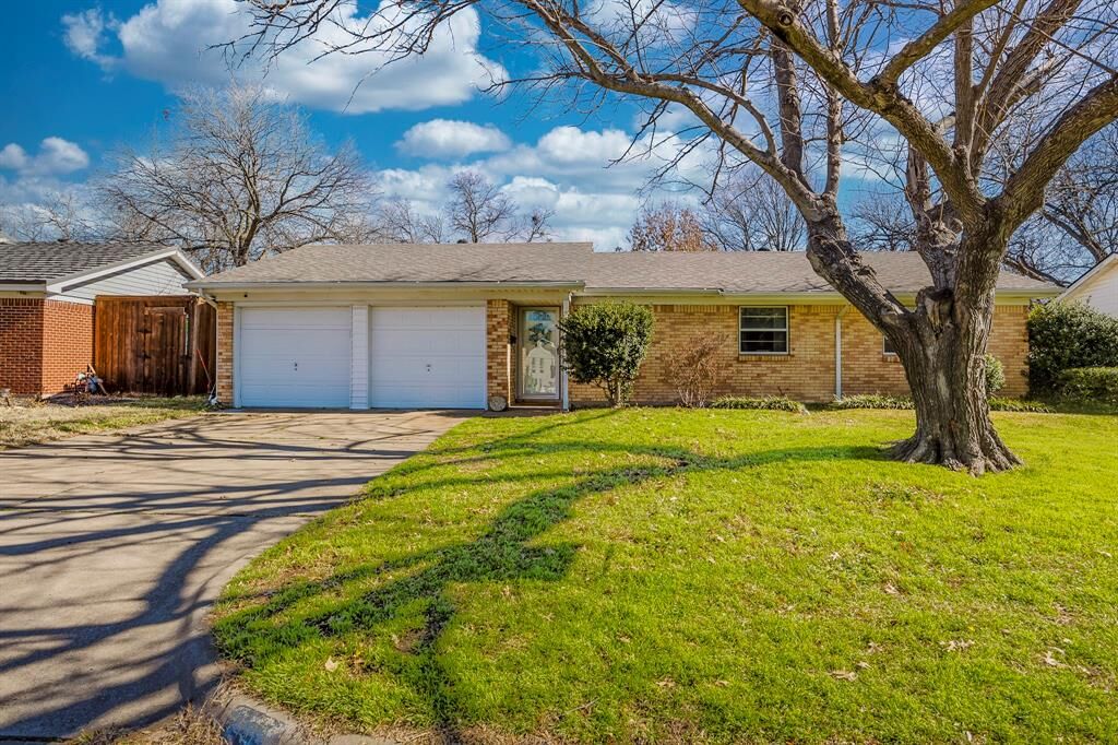 Property Photo: 234 Jill Ann Drive TX 76028