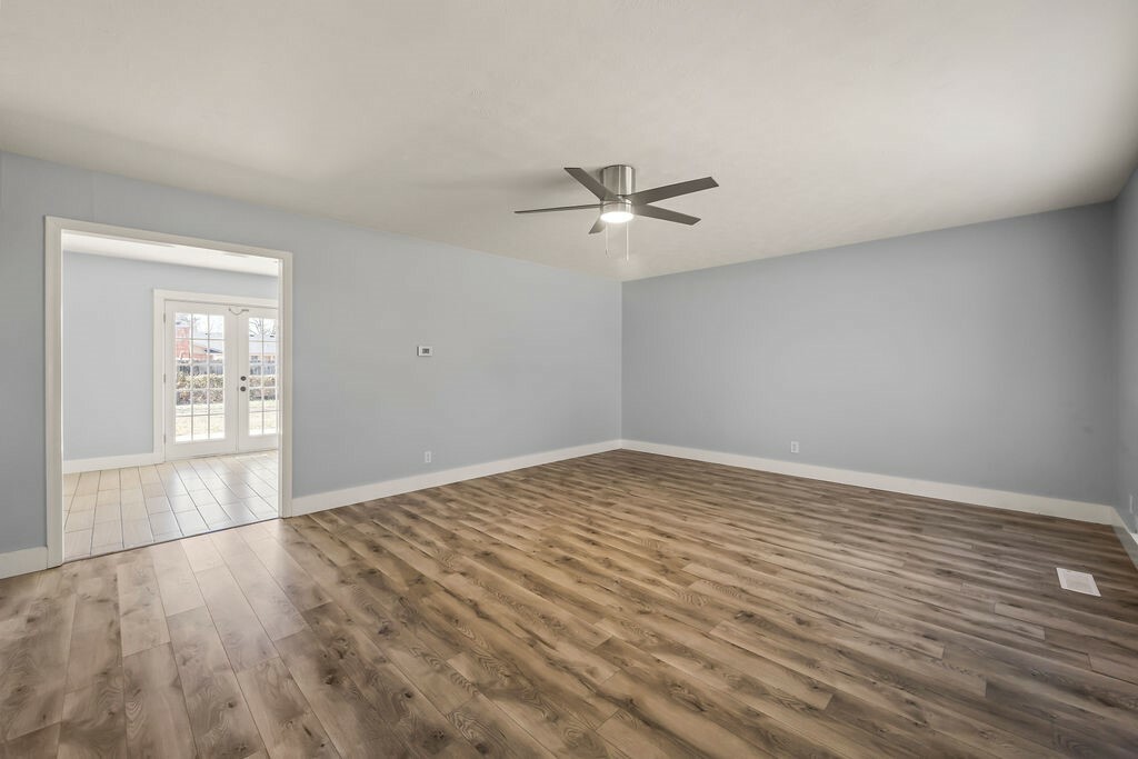 Property Photo: 410 S West End Street AR 72764