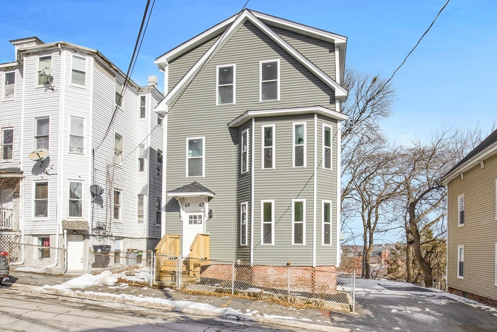 Property Photo:  49 Bellevue Ave 1  MA 01832 