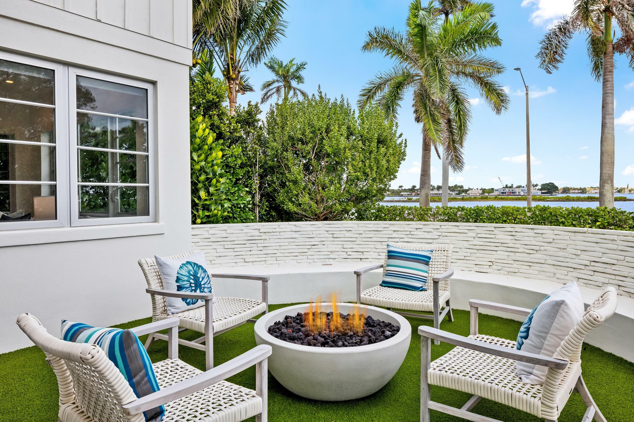 Property Photo: 2745 S Flagler Drive FL 33405
