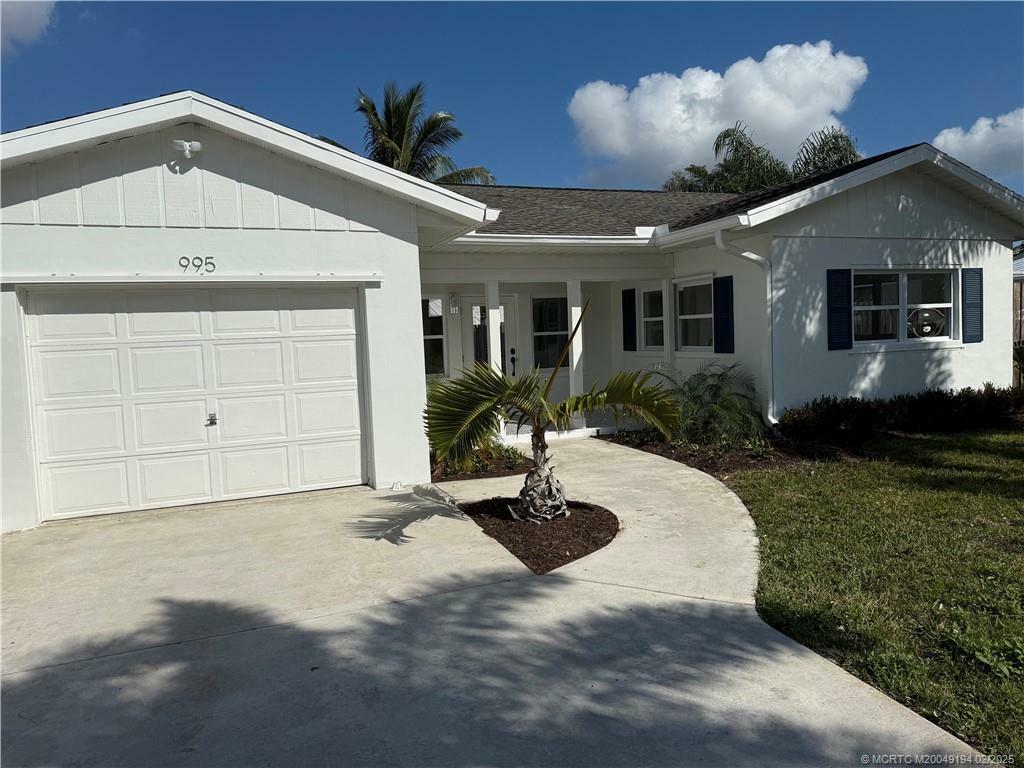 Property Photo:  995 SW 29th Terrace  FL 34990 