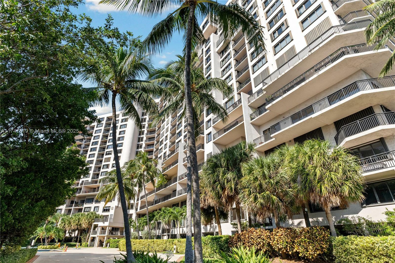 Property Photo:  540 Brickell Key Dr 1600  FL 33131 