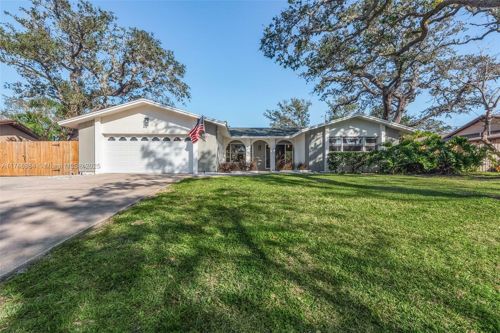 Property Photo:  10221 Bay Hills Dr. N.  FL 33774 